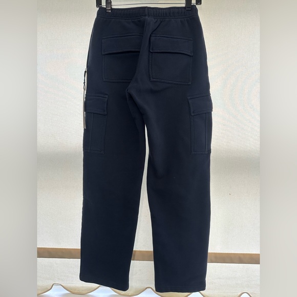 Aritzia Cozy Fleece Mega Cargo Sweatpant - Picture 3 of 5